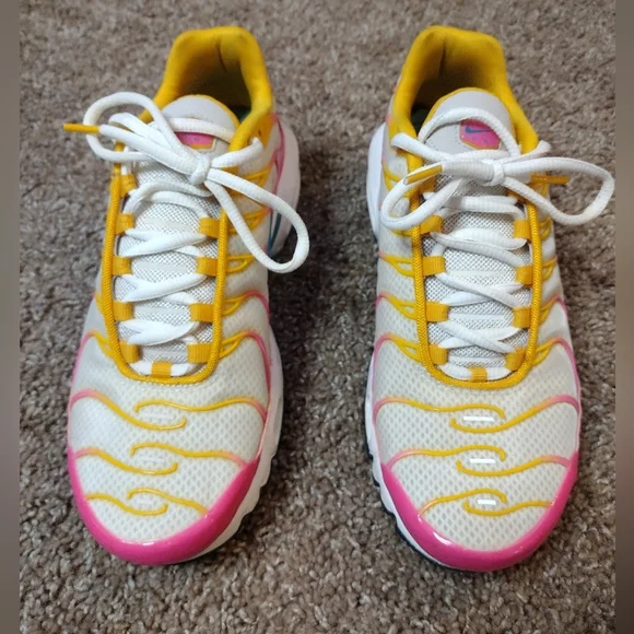Nike Women's Air Max Plus Premium White Tropical Twist Sneakers 8.5 - Picture 3 of 12